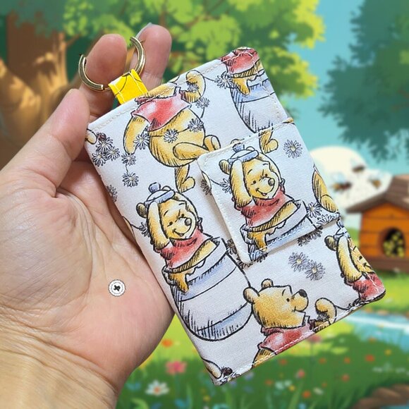 Handmade Winnie The Pooh Fabric Card Wallet with Keyring - Picture 1 of 5